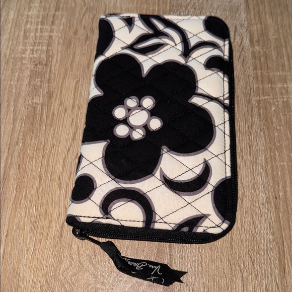 Vera Bradley Wallet zip around NEW Retired Night Day Pattern black white floral - Picture 3 of 5